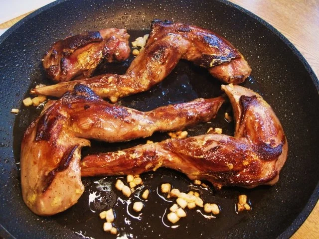 Hasenläufe geschmort ... - Rezept - Bild Nr. 4