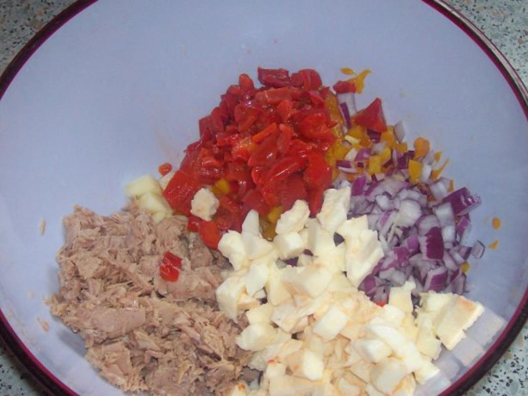 Fruchtiger Thunfisch Reis Salat mit Mandarinen, Bacon und Mozzarella ...