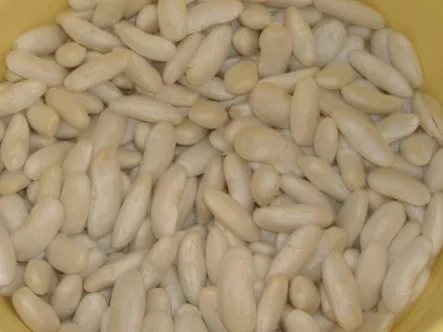 Bohnen mit fritierten Hähnchenkeulen und Safran - Rezept - Bild Nr. 2