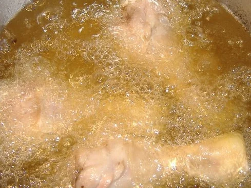 Bohnen mit fritierten Hähnchenkeulen und Safran - Rezept - Bild Nr. 3