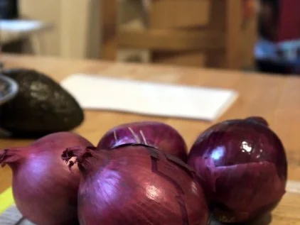 Rezept: Avocado-Zwiebel-Tartelettes Bild Nr. 2 Avocado-Zwiebel-Tartelettes - Rezept - Bild Nr. 2