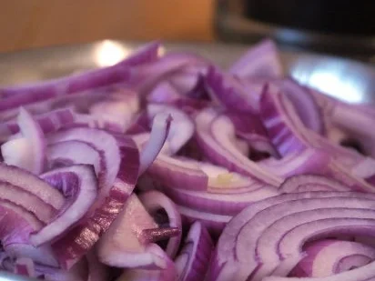 Rezept: Avocado-Zwiebel-Tartelettes Bild Nr. 3 Avocado-Zwiebel-Tartelettes - Rezept - Bild Nr. 3