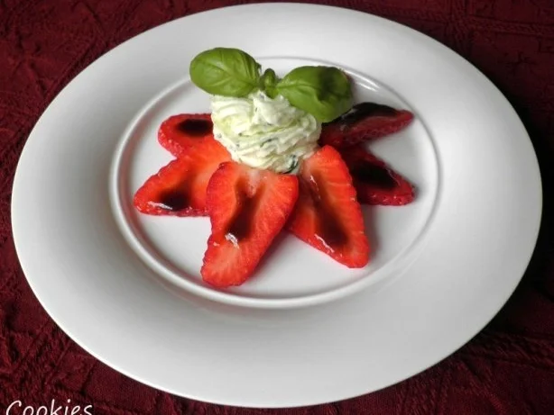 Basilikum - Mascarpone - Creme auf Balsamico - Erdbeeren - Rezept - Bild Nr. 6