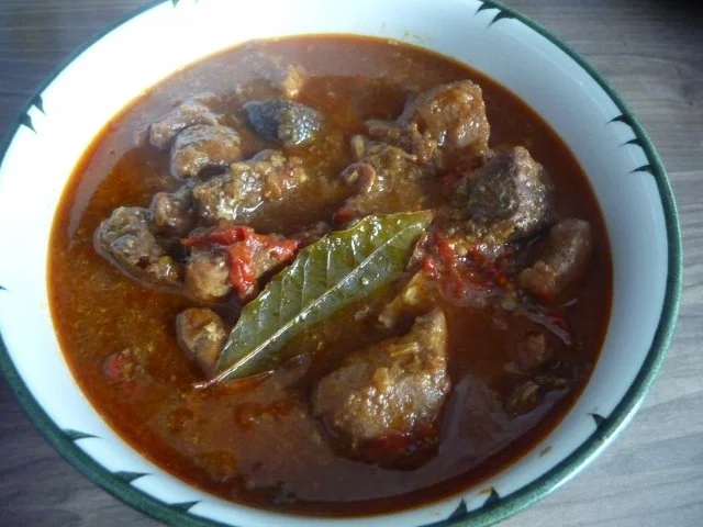 Gulasch : ...aus dem Römertopf - Rezept - Bild Nr. 2