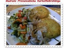 Vegetarisch: Provencalische Kartoffelbratlinge mit gedämpften Gemüse und Rahmchampis - Rezept