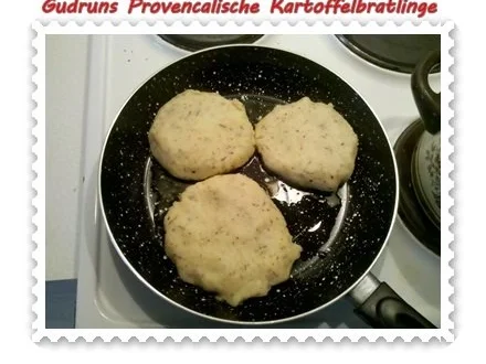 Vegetarisch: Provencalische Kartoffelbratlinge mit gedämpften Gemüse und Rahmchampis - Rezept - Bild Nr. 5