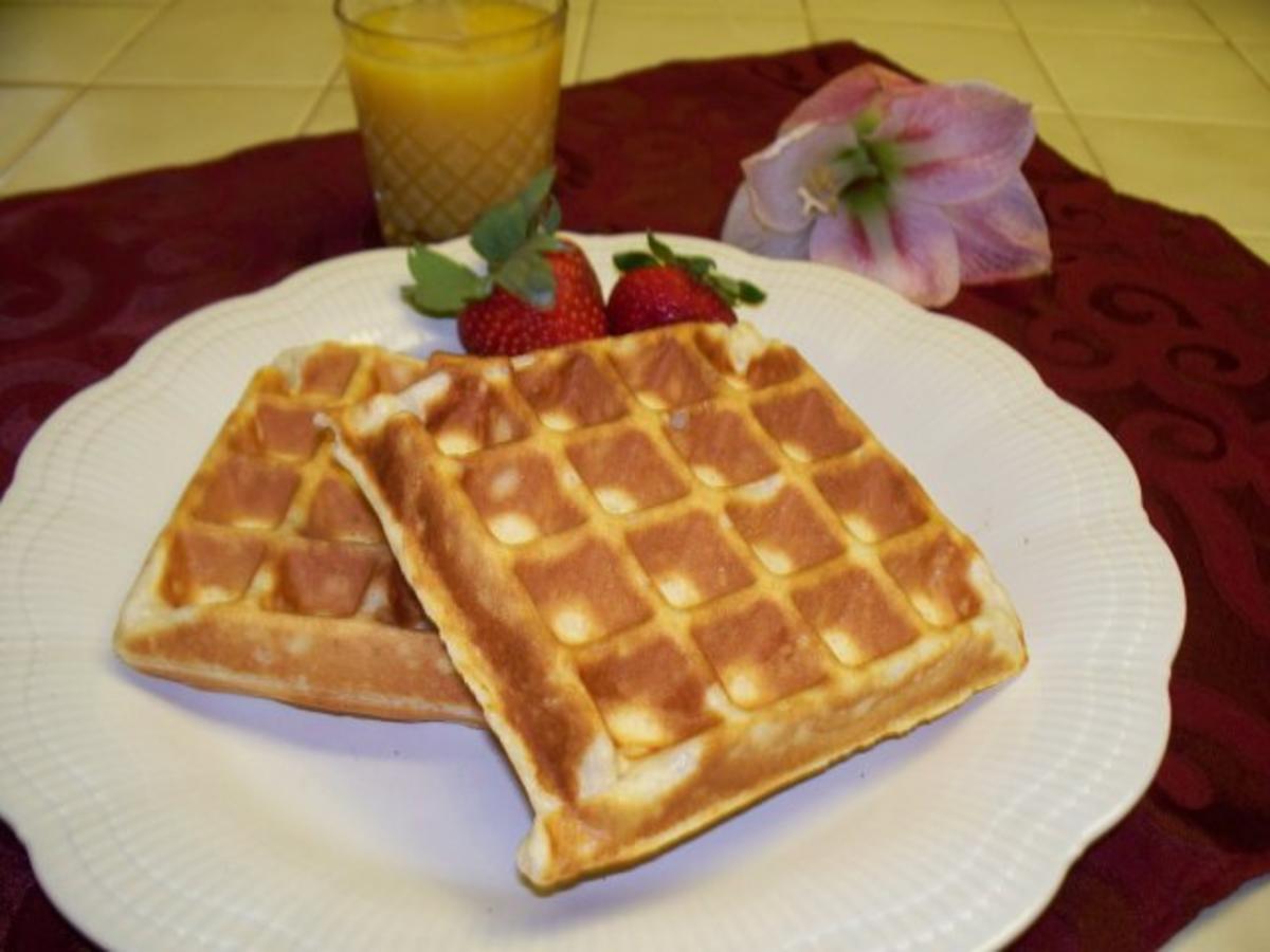 Bilder für Buttermilch-Waffeln mit Vanille - Rezept