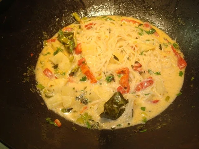 Kaeng Phed Ped Yang - Rezept - Bild Nr. 4