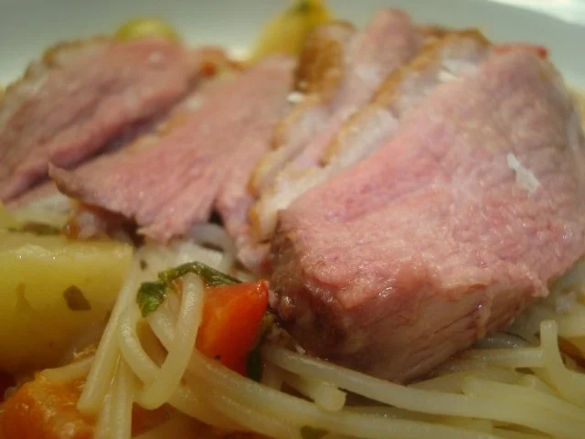 Kaeng Phed Ped Yang - Rezept - Bild Nr. 5