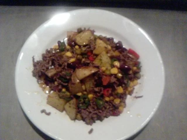 Rezept: DIE SCHNELLSTEN BRATKARTOFFELN DER WELT ALS PIKANTE HACKFLEISCHPFANNE DIE SCHNELLSTEN BRATKARTOFFELN DER WELT ALS PIKANTE HACKFLEISCHPFANNE - Rezept