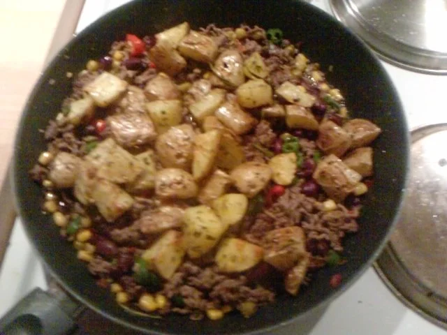 Rezept: DIE SCHNELLSTEN BRATKARTOFFELN DER WELT ALS PIKANTE HACKFLEISCHPFANNE Bild Nr. 10 DIE SCHNELLSTEN BRATKARTOFFELN DER WELT ALS PIKANTE HACKFLEISCHPFANNE - Rezept - Bild Nr. 10