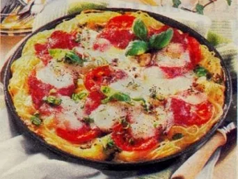 Spaghetti-Pizza mit Tomaten - Rezept