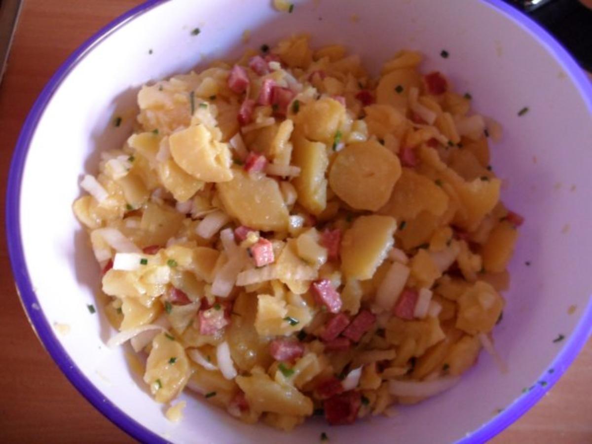 Kartoffel - Chicoree - Salat mit Cabanossi - Rezept