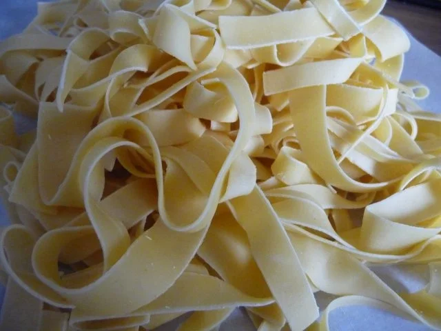 Rezept: Beilagen : selbstgemachte Bandnudeln Bild Nr. 3 Beilagen : selbstgemachte Bandnudeln - Rezept - Bild Nr. 3