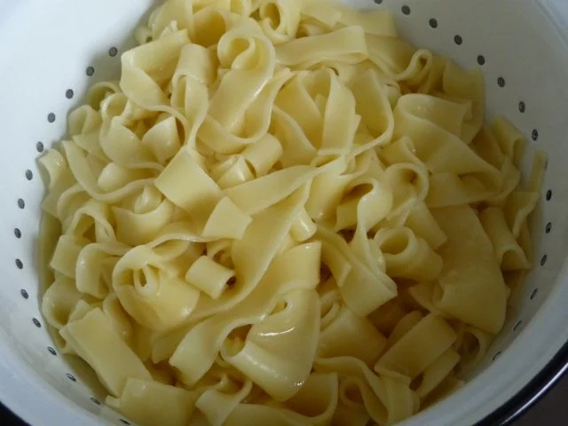 Rezept: Beilagen : selbstgemachte Bandnudeln Bild Nr. 4 Beilagen : selbstgemachte Bandnudeln - Rezept - Bild Nr. 4