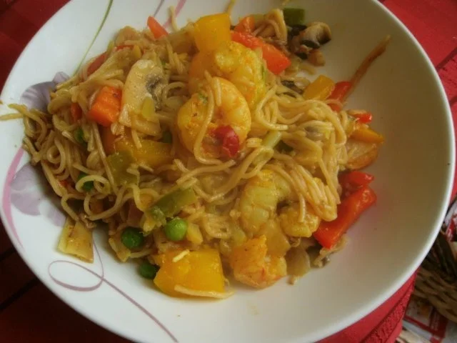 Nudelpfanne mit Gemüse und Garnelen - Rezept - Bild Nr. 13