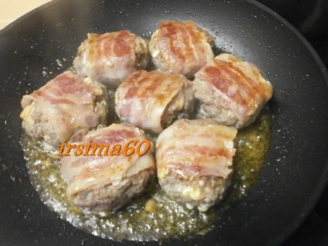Pikante Frikadellen mit Camembert und Grünen Pfeffer - Rezept - Bild Nr. 6