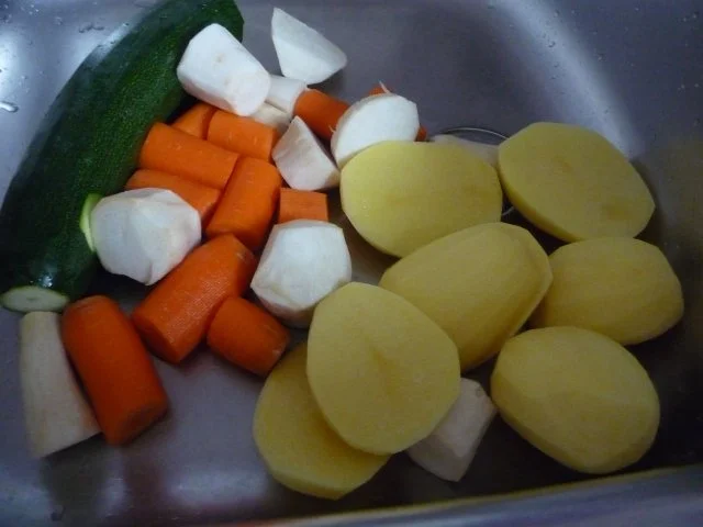 Rezept: Suppen & Eintöpfe : Raspeleintopf aus dem Wok Bild Nr. 3 Suppen & Eintöpfe : Raspeleintopf aus dem Wok - Rezept - Bild Nr. 3