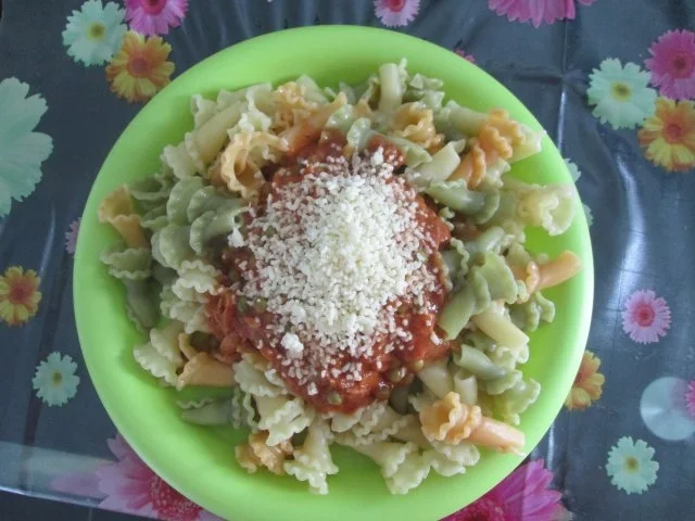 Rezept: Pasta mit Thunfischtomatensosse Pasta mit Thunfischtomatensosse - Rezept