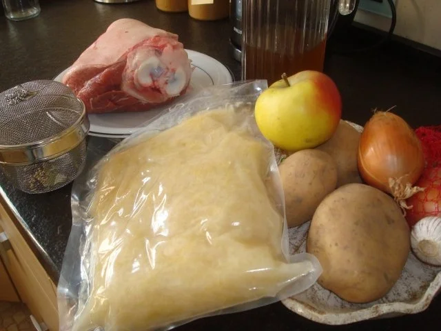 Rezept: Eisbein mit Sauerkraut Bild Nr. 2 Eisbein mit Sauerkraut - Rezept - Bild Nr. 2