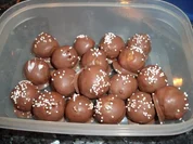 Eierlikör-Pralinen mit Löffelbiskuit - Rezept