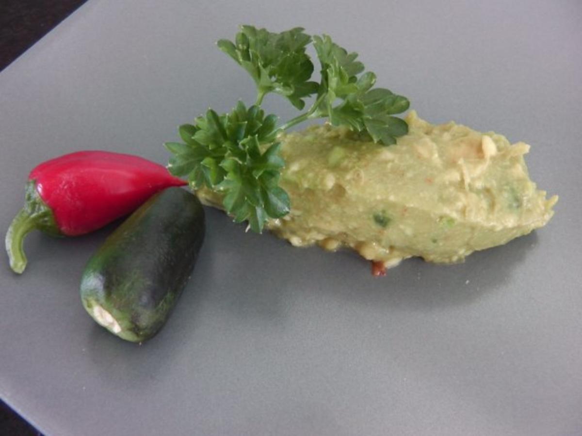 Bilder für Guacamole Avocadodip, Avocadocreme, vegetarisch und vegan, als Dip zu Rohkost, Chips oder in einem Burrito oder Taco (Wraps) - Rezept