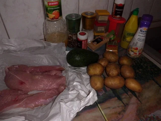 Geflügel, Pute: Putenrolle mit Kräuteravocadofüllung an Karoffeln-Avocado-Ragout - Rezept - Bild Nr. 2