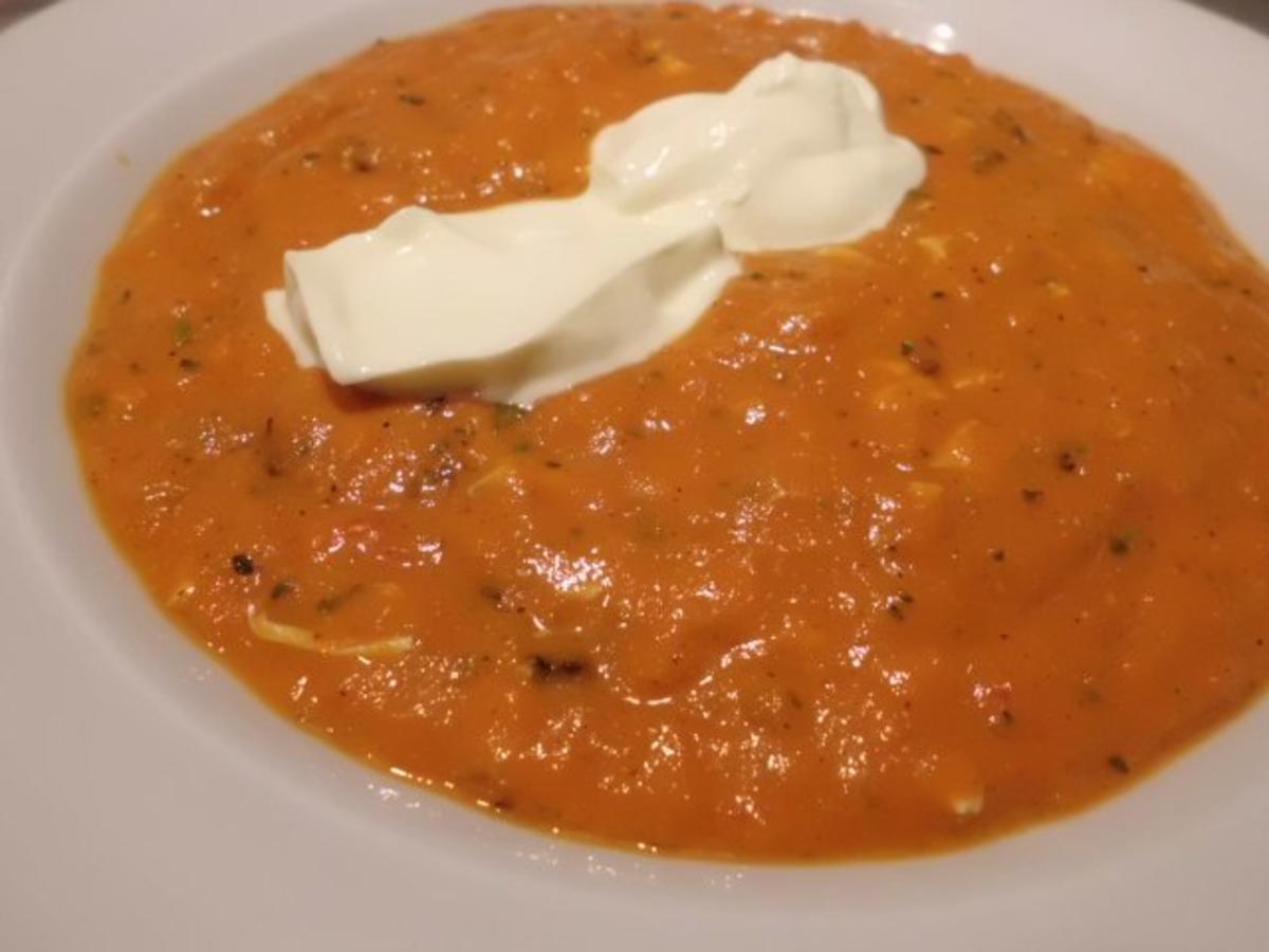 Bilder für Suppe: Tomaten-Paprika-Creme mit Creme Fráiche - Rezept