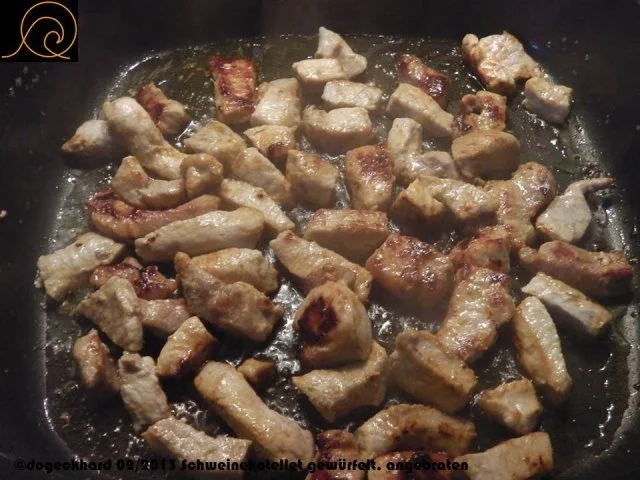 Erikas Bakonyipörkölt (ungarisches Gulasch) mit Nokedli  und Feldsalat - Rezept - Bild Nr. 6