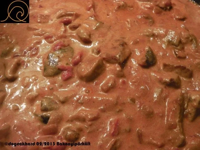 Erikas Bakonyipörkölt (ungarisches Gulasch) mit Nokedli  und Feldsalat - Rezept - Bild Nr. 17