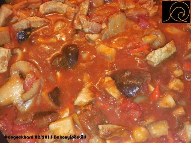 Erikas Bakonyipörkölt (ungarisches Gulasch) mit Nokedli  und Feldsalat - Rezept - Bild Nr. 12