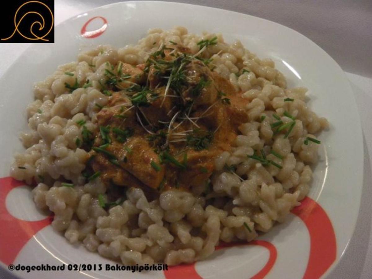 Erikas Bakonyipörkölt (ungarisches Gulasch) mit Nokedli  und Feldsalat - Rezept - Bild Nr. 2