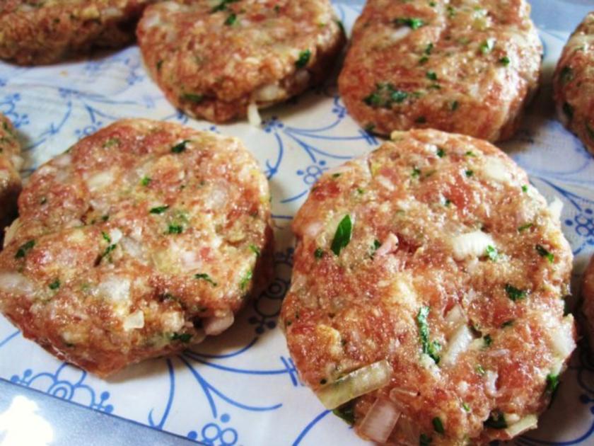 Saftige Frikadellen aus Thüringer Mett - Rezept - kochbar.de