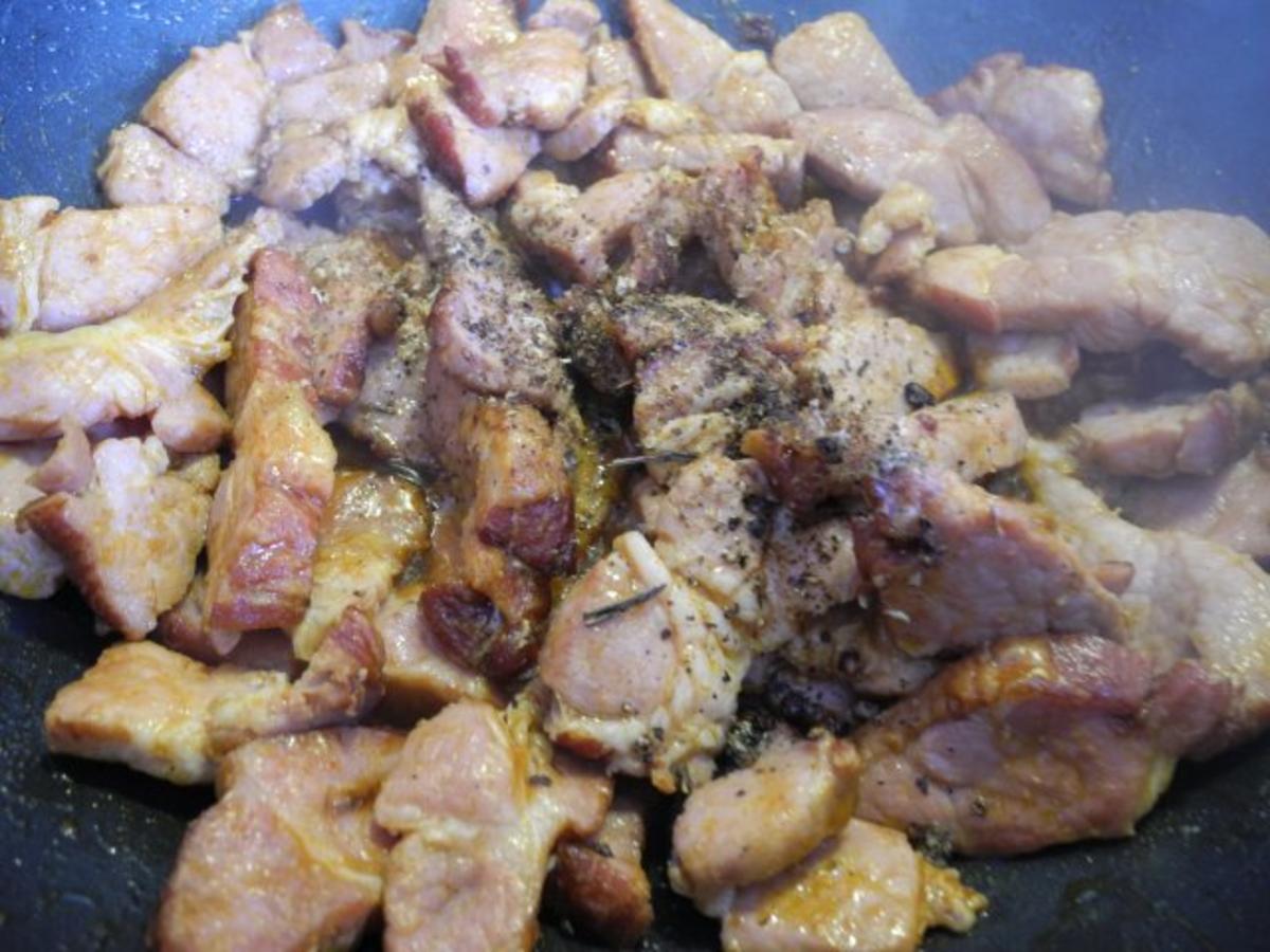 Schwein : Geräucherter Schweinehals (Kamm) mit reichlich Zwiebeln aus dem Wok - Rezept - Bild Nr. 9