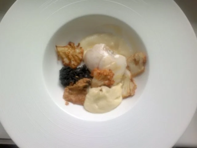 Blumenkohl mit gebratenen Seeteufelbäckchen - Rezept