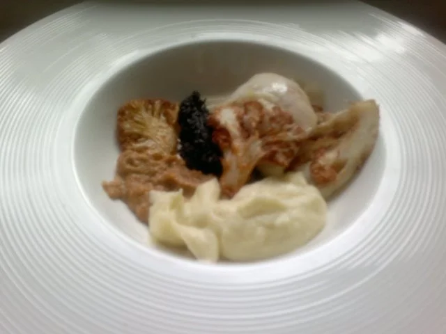 Blumenkohl mit gebratenen Seeteufelbäckchen - Rezept - Bild Nr. 2