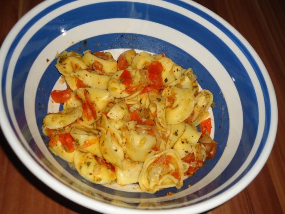 Tortellini-Salat - Rezept mit Bild - kochbar.de