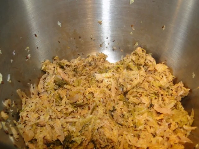 Rezept: Leberkäse frisch und aufgebacken mit Wirsinggemüse süss-sauer Bild Nr. 2 Leberkäse frisch und aufgebacken mit Wirsinggemüse süss-sauer - Rezept - Bild Nr. 2