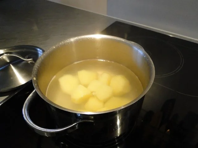 Rezept: Leberkäse frisch und aufgebacken mit Wirsinggemüse süss-sauer Bild Nr. 3 Leberkäse frisch und aufgebacken mit Wirsinggemüse süss-sauer - Rezept - Bild Nr. 3