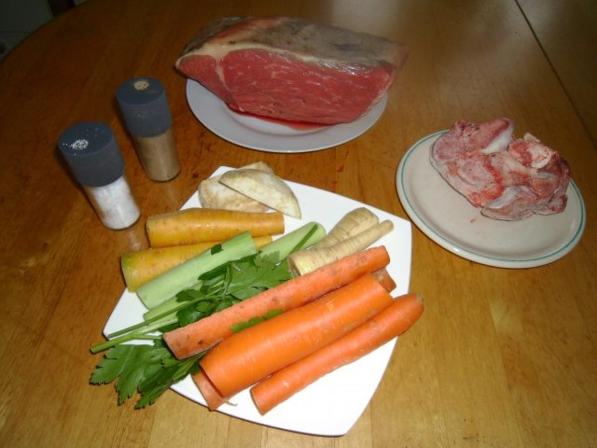 Gekochtes Rindfleisch mit Röstkartoffeln und Semmelkren - Rezept - Bild Nr. 2