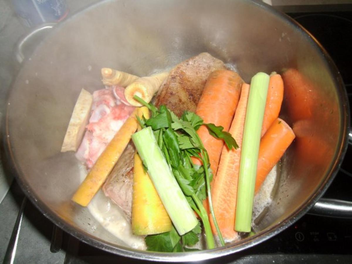 Gekochtes Rindfleisch mit Röstkartoffeln und Semmelkren - Rezept - Bild Nr. 5