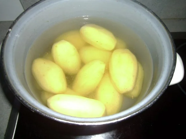 Gekochtes Rindfleisch mit Röstkartoffeln und Semmelkren - Rezept - Bild Nr. 7