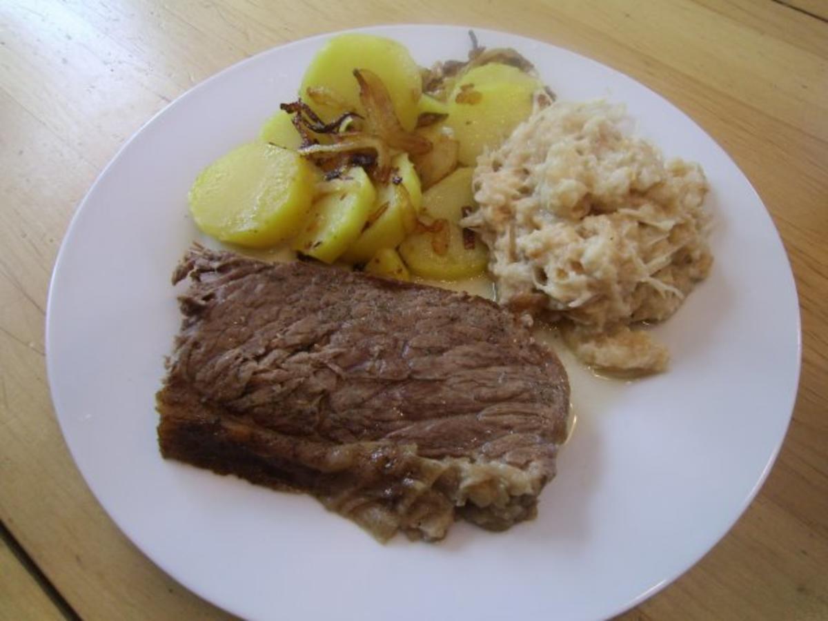 Gekochtes Rindfleisch mit Röstkartoffeln und Semmelkren - Rezept