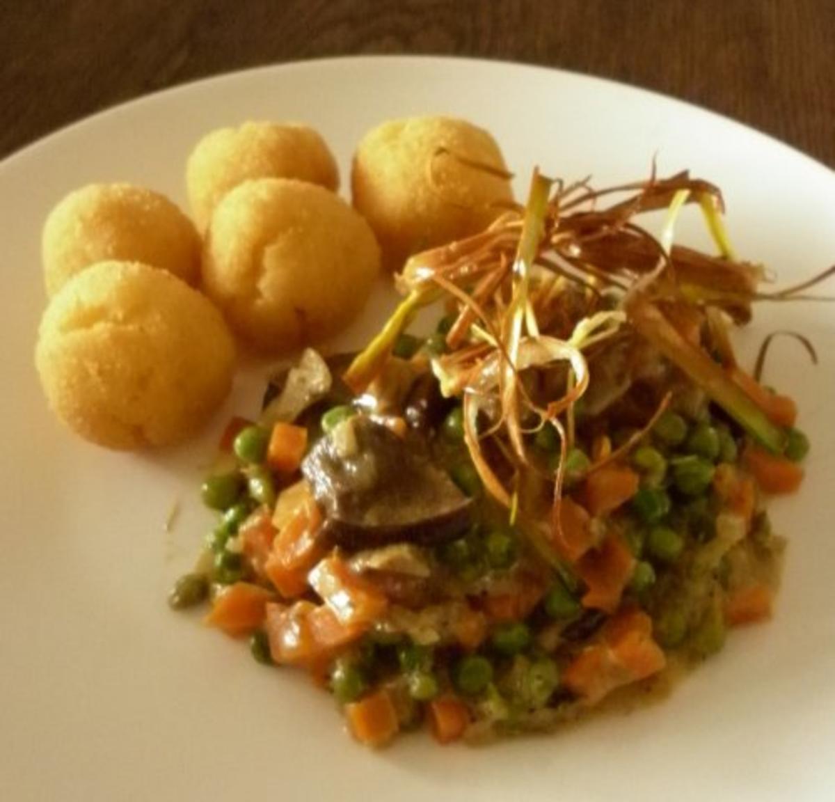 Gemüse-Allerlei mit Kartoffel-Mandel-Bällchen - Rezept - kochbar.de