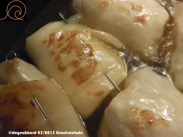 Rezept: Traditionelle österreichische Krautrouladen / Kohlrouladen Bild Nr. 16 Traditionelle österreichische Krautrouladen / Kohlrouladen - Rezept - Bild Nr. 16