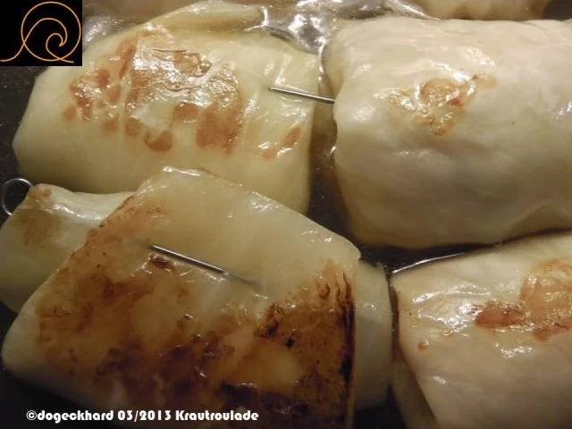 Rezept: Traditionelle österreichische Krautrouladen / Kohlrouladen Bild Nr. 15 Traditionelle österreichische Krautrouladen / Kohlrouladen - Rezept - Bild Nr. 15