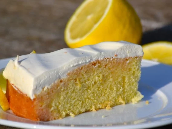 Zitronenkuchen mit Quarkhaube - Rezept