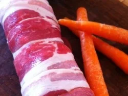 Rezept: Schweinefilet im Speckmantel auf Gemüse-Bulgur Bild Nr. 2 Schweinefilet im Speckmantel auf Gemüse-Bulgur - Rezept - Bild Nr. 2