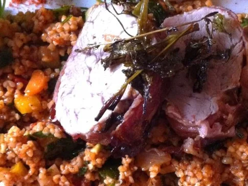 Rezept: Schweinefilet im Speckmantel auf Gemüse-Bulgur Schweinefilet im Speckmantel auf Gemüse-Bulgur - Rezept