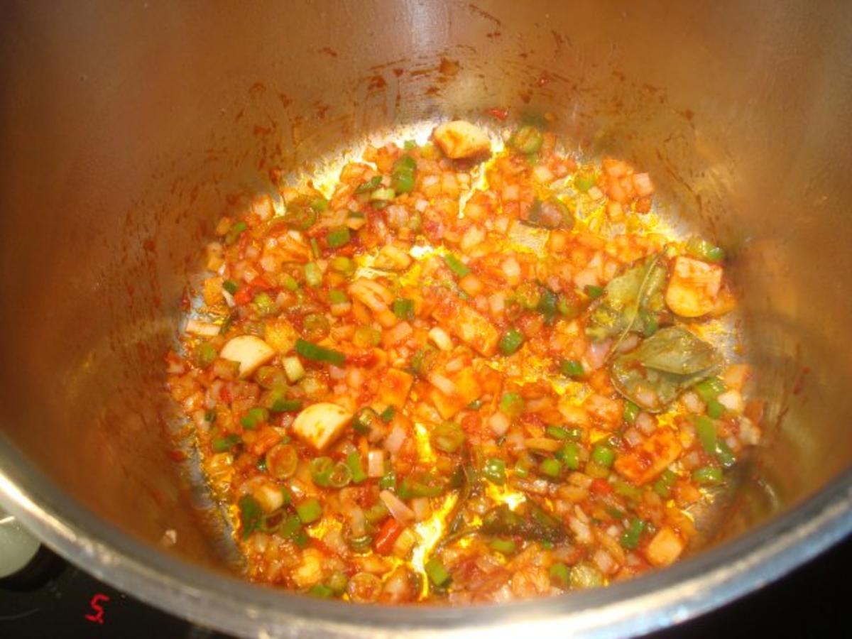 Muscheln in pikanter Tomatensoße - Rezept - Bild Nr. 3